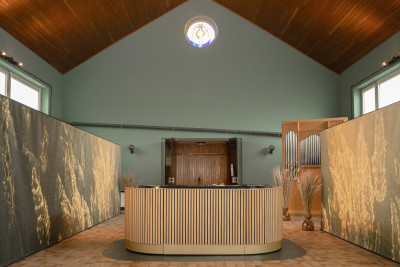 Heller Raum für die Einbettung in Mölln Reerdigung