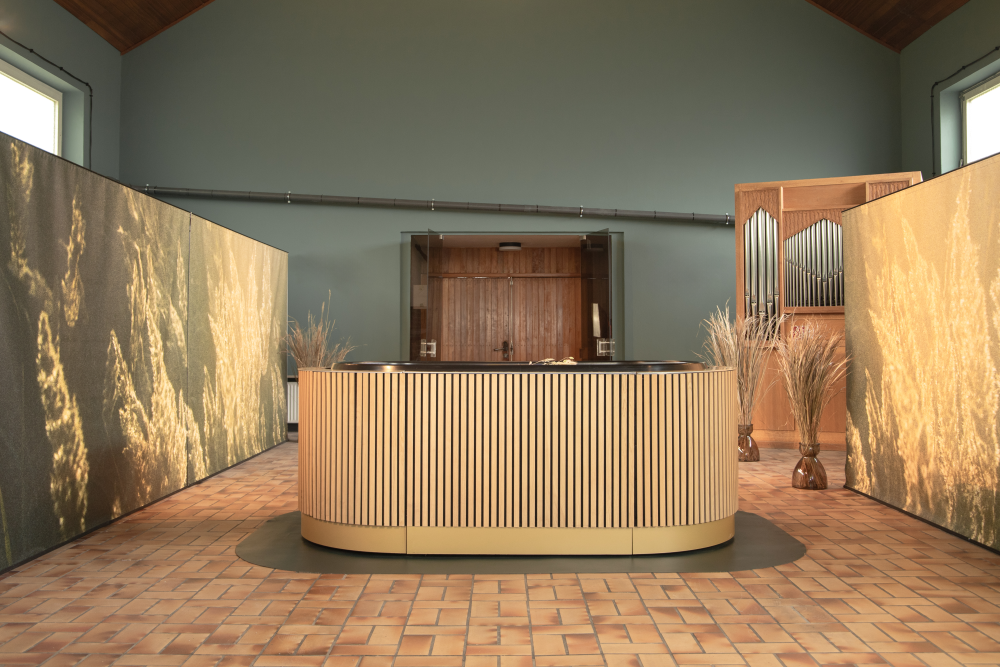 Heller Raum für die Einbettung in Mölln Reerdigung