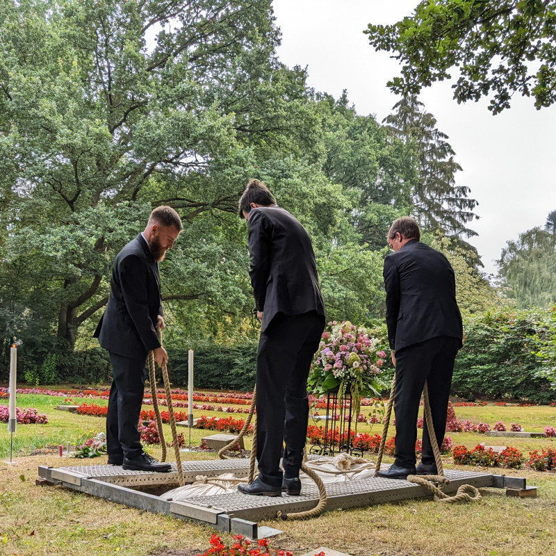 Neue Erde wird beigesetzt